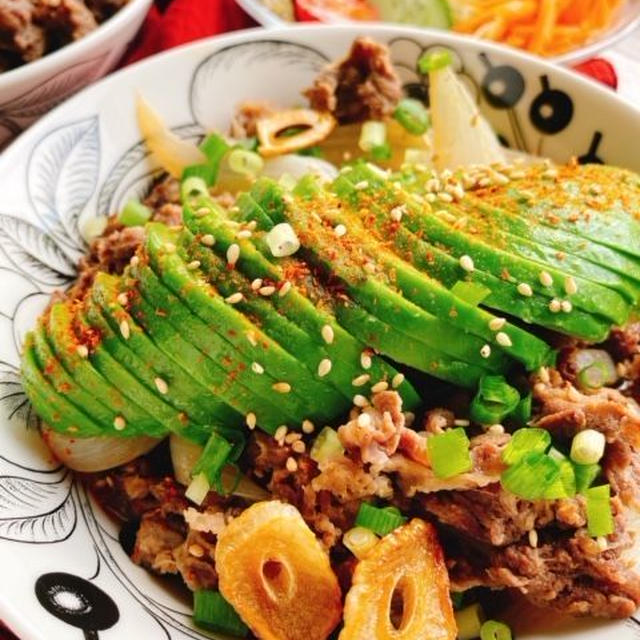 【低糖質牛丼】アボカドにんにく牛皿(動画レシピ)/Avocado garlic beef bowl