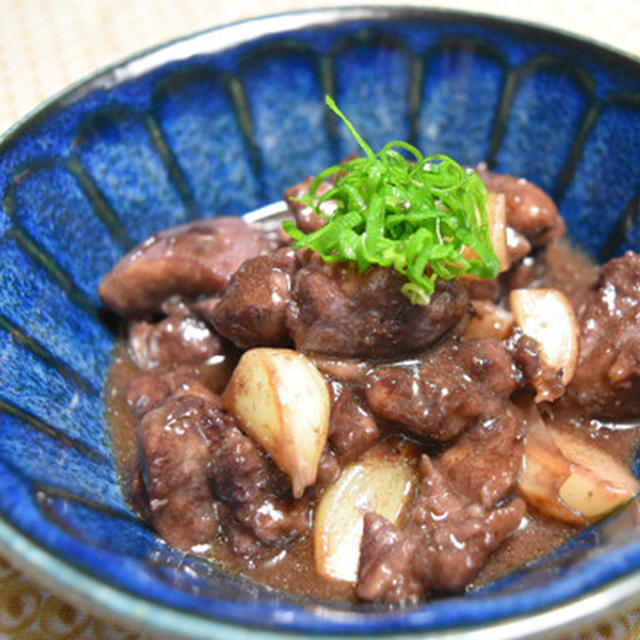 チキンと新にんにくの赤ワイン煮込み。１０分でできるのにじっくり煮込んだ味の時短おつまみ。