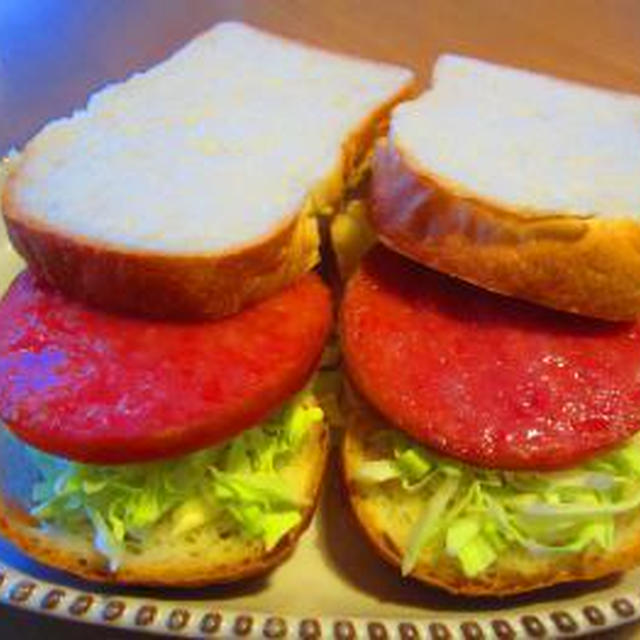 ﾐﾙｸ食ﾊﾟﾝであらびきｿｰｾｰｼﾞｻﾝﾄﾞ♪