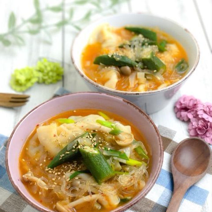 冷凍餃子のキムチ春雨スープ