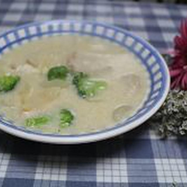 鶏胸肉でクリームチャウダー
