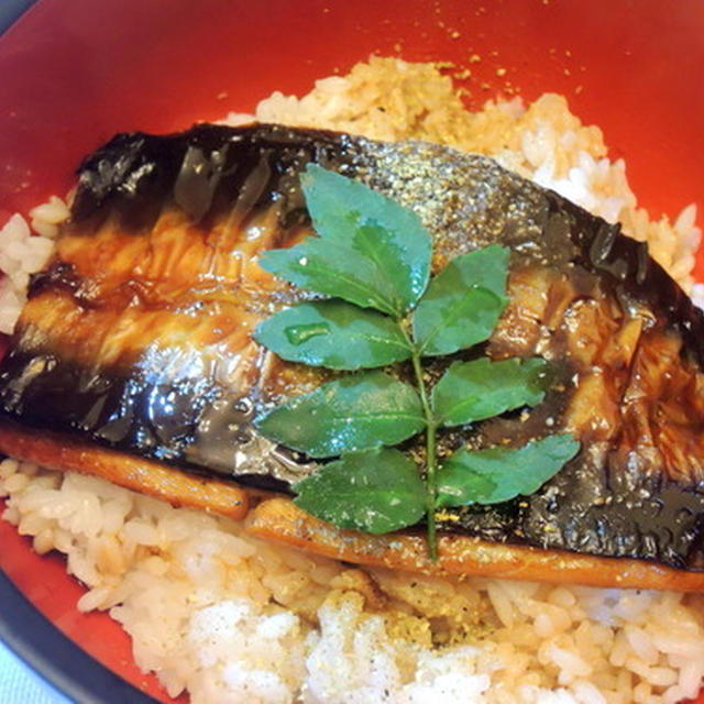 土用の丑の日☆うなぎもご飯も半分個のうな丼～♪