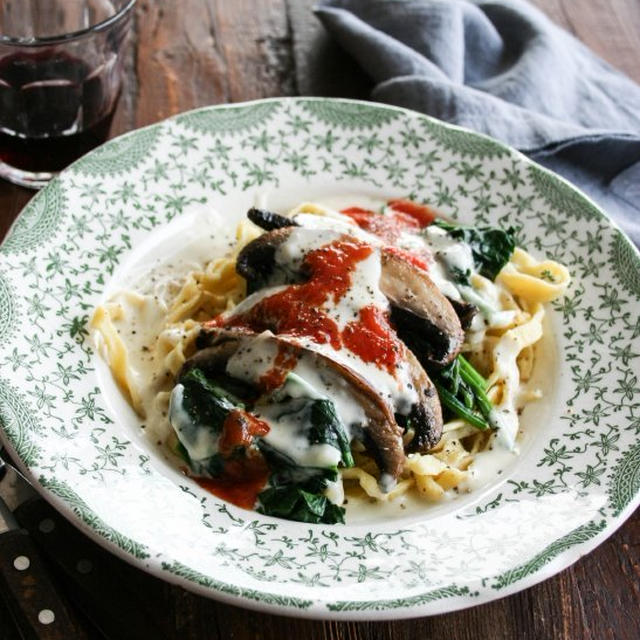 Homemade Pasta with Portobello Steakホームメードパスタ