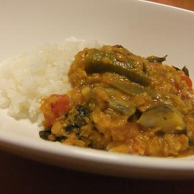 南インド気分♪今度は、野菜と豆のカレー！