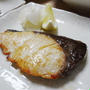 1/21の晩御飯　ぶりの塩レモン焼き。