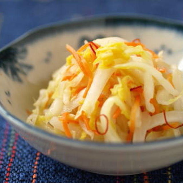 辣白菜（白菜の辛味甘酢漬け）の海苔ラー油和え