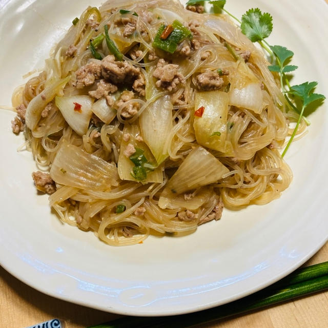 新玉ねぎと挽肉のピリ辛春雨