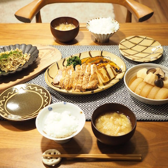 チキンの照り焼きの夜ごはんと、肩乗りとのくん