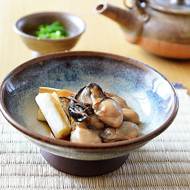 煮汁に浸け込んで仕上げる、牡蠣のふっくらしょうゆ煮