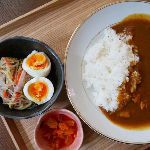 うめ正油の春雨サラダとカレー、今日の昼ごはん