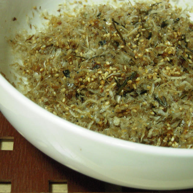 佃煮「つくるずら」とかつお削り節で味噌汁