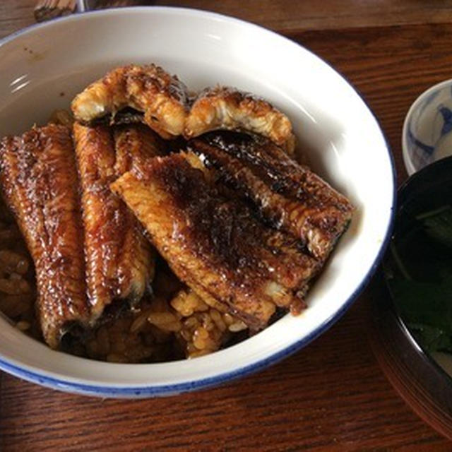 お昼はうなぎ