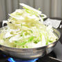 山盛りねぎのねぎ味噌鍋(豚肉)【ぐんまクッキングアンバサダー】特製味噌だれが味のポイント。てんこ盛りの上州ねぎがおいしい簡単お鍋。