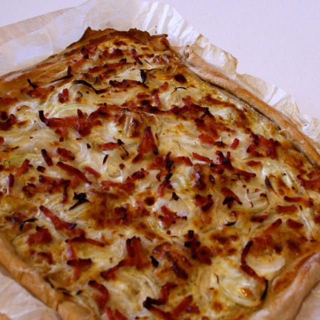 Flammekueche -Tarte flambée (Alsace)  タルトフランベ