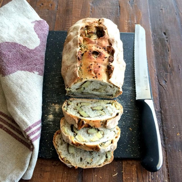Hoji Tea Sesame Satsuma Sweet Potato Breadほうじ茶風味黒ゴマさつまブレッド