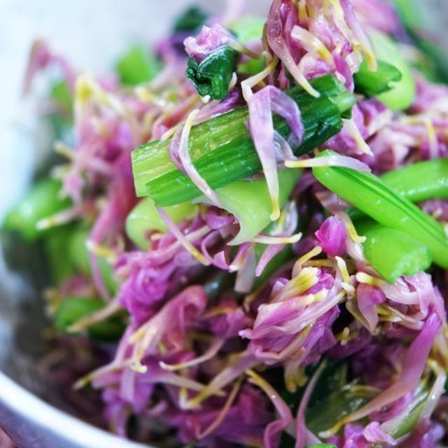 ■晩ご飯【季節の食用菊と小松菜の酢の物／ベーコンと葱のチャーハン