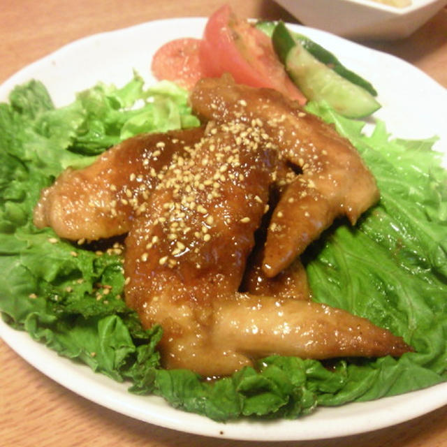 手羽先の甘辛焼き。
