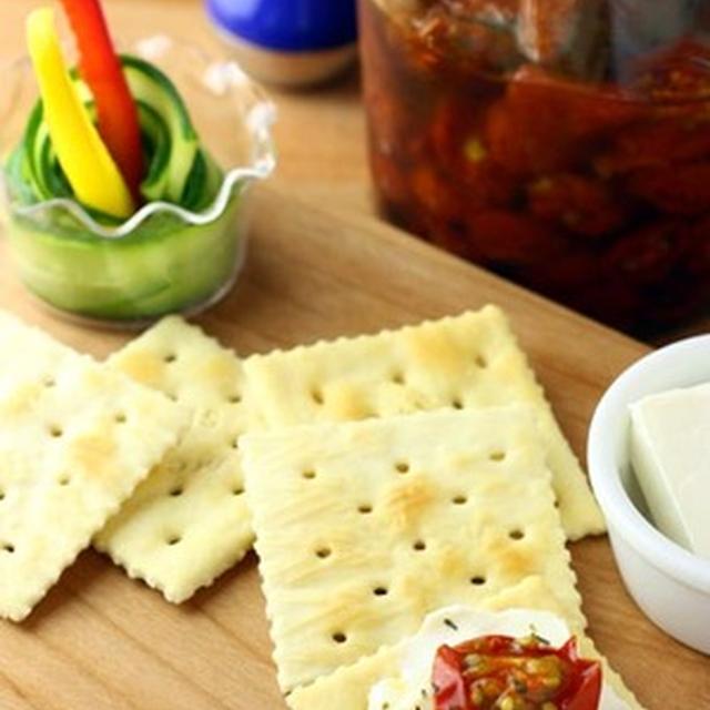 一番好きな食べ方♪「自家製ドライトマト＆クリチ乗せクラッカー」と“嬉レポ”