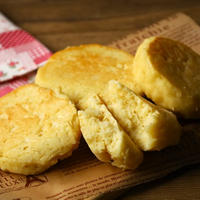 発酵なしですぐできる！もちもちお豆腐パンのレシピ。フライパンひとつで簡単な作り方。
