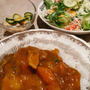 カレーとサラダ