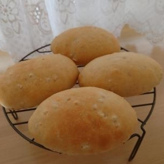 醤油麴もち麦パン🎵