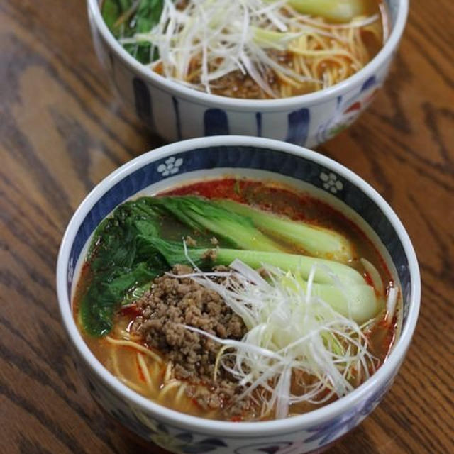 休日　坦々麺♪