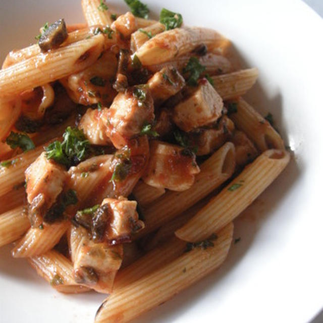 Penne alla puttanesca con pesce spada 　プッタネスカ