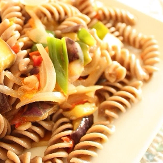 夏野菜のそばパスタ