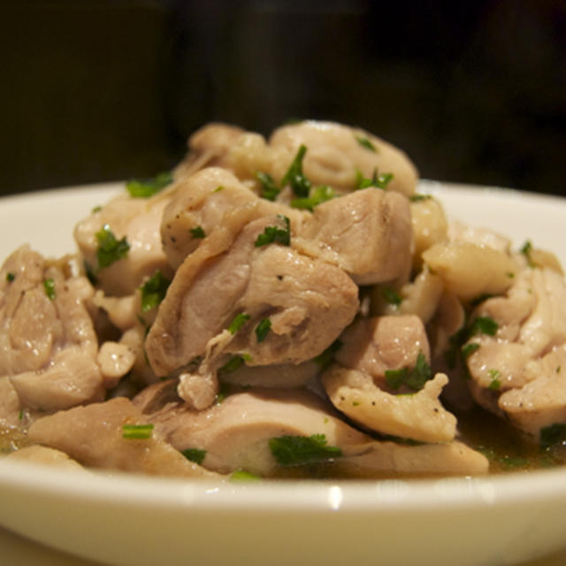 鶏肉のナンプラー炒め香菜風味