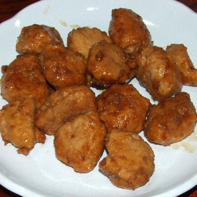 揚げない鶏肉団子＆ブロッコリーとカニカマの卵とじ
