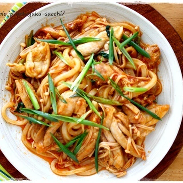 下味にタバスコ使って♪男子にオススメ！！鶏もも肉とえのきのナポリうどん♪