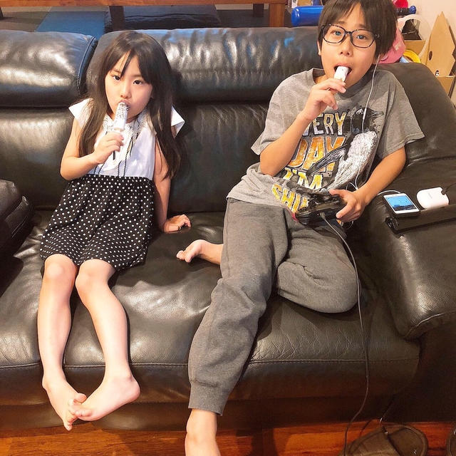 おやつはパリパリチョコアイスです！！