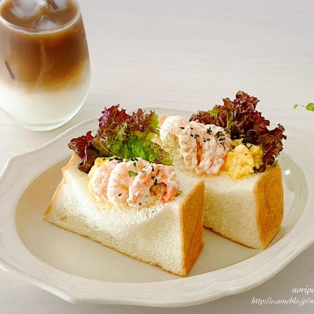 ワクチン接種。と やはり品薄。と ポケットサンドでランチ。