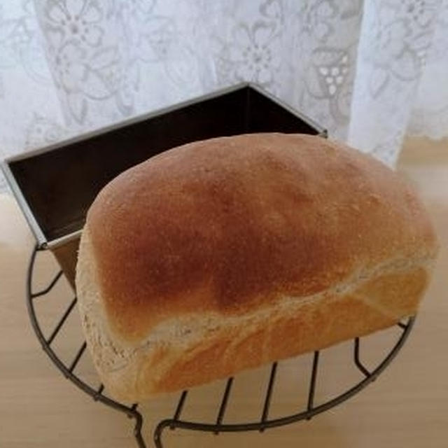 醤油麹全粒粉食パン🎵