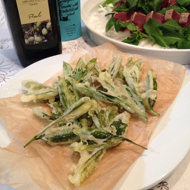 初夏の楽しみ「新茶の天ぷらと初がつおの塩たたき」。