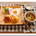バターロールと根菜カレースープの朝ごはんプレート*