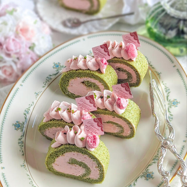 抹茶&桜のロールケーキ