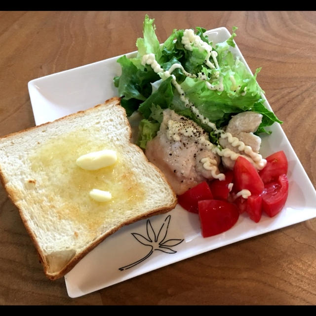 ”朝ごはんと昼ごはん〜母乳育児中〜”