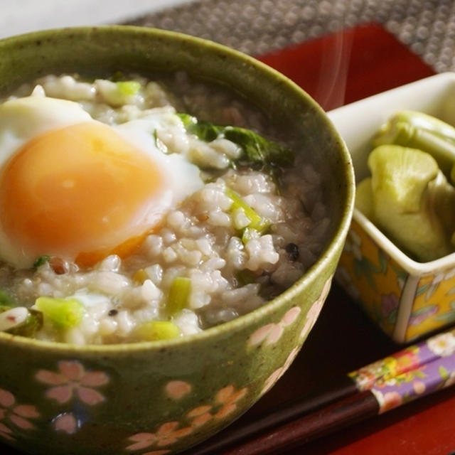 The 朝ご飯 ストーブ炊き五穀米入りの朝粥 菜園野菜一杯と卵落としています By あきさん レシピブログ 料理ブログのレシピ満載