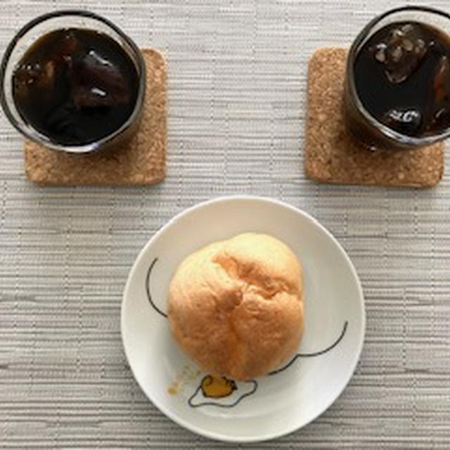 お昼は カレーとシュークリームでお腹一杯♪