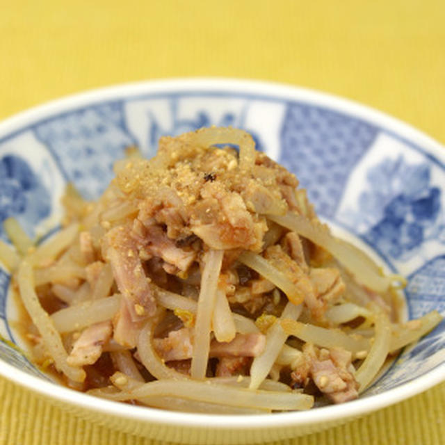 焼き豚ともやしのピリ辛和え