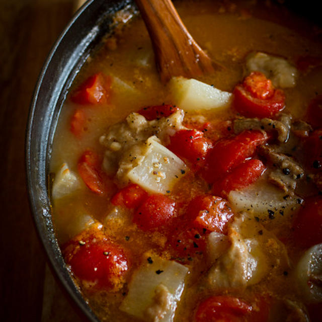 牛すじと大根のトマトスープ煮