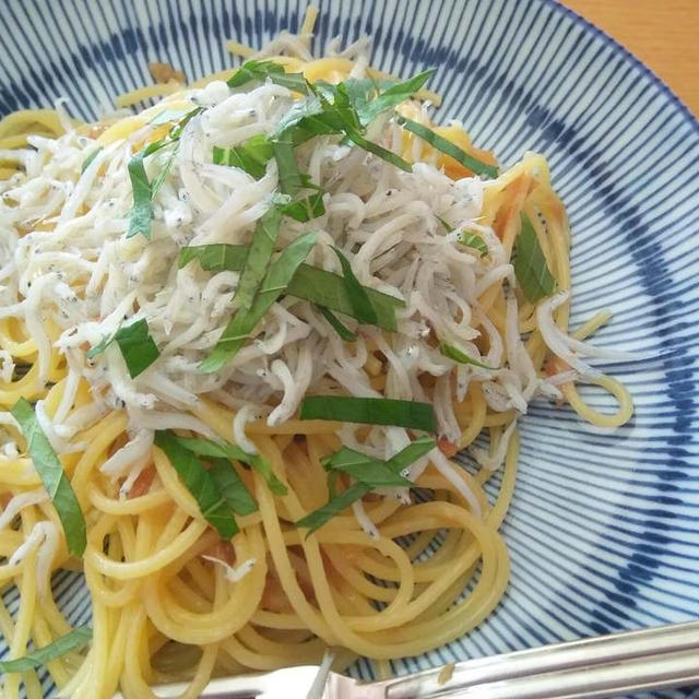 おひるごはんに娘が作ってくれた釜揚げしらすパスタ＆辛子明太子パスタをご紹介します。