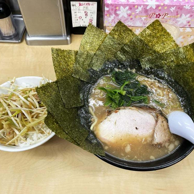 背脂ラーメンを啜る 〜のり5枚・ミニ丼ネギチャー丼〜