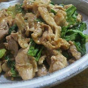 ずぼらで美味♪　豚こま肉とリーフレタスの香味オイスターソース炒め