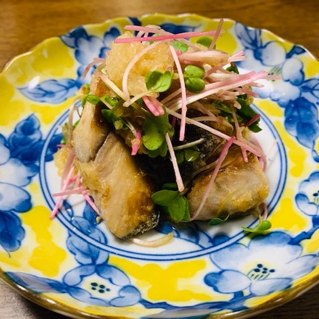 【母のご飯シリーズ】鰤の大根おろし和え　/　豚肉ともやしの炒め物