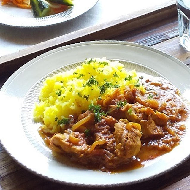 スパイスチキンカレーと、カレーのおとも３種