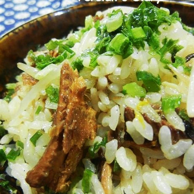 さんまの蒲焼缶で！炊き込みごはん♪と茎わかめのマヨぽんサラダ♪