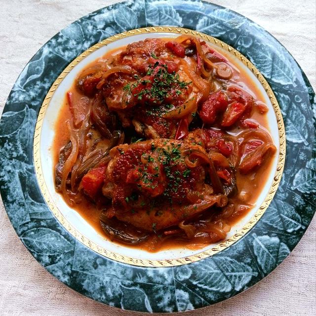 フランス料理♪鶏もも肉のバスケーズ風トマトピーマン極上煮込み（フレンチ）