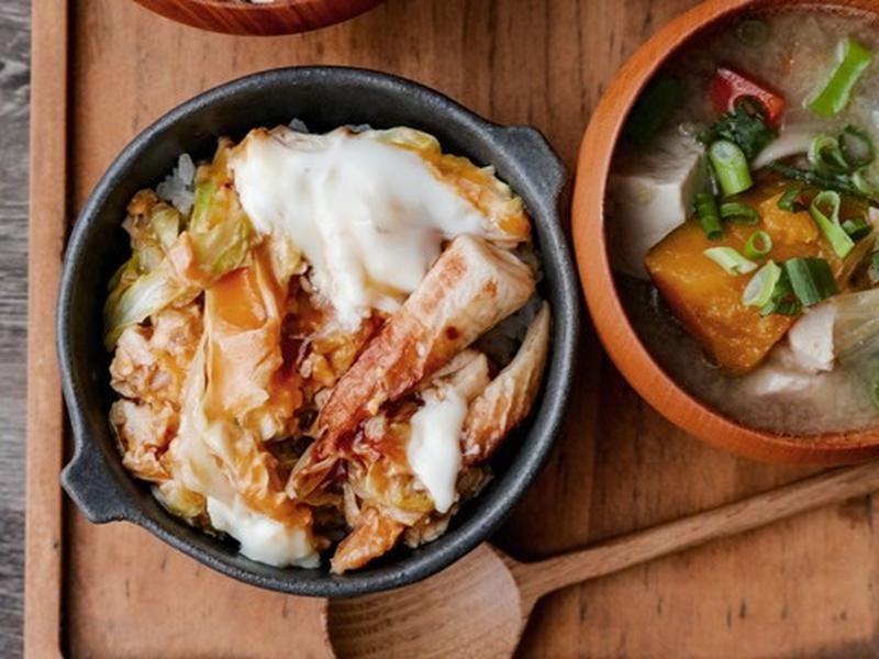 背伸びしない朝ごはん＊10分でちくわと春キャベツあんかけ卵とじ丼と美味しく見せるコツ